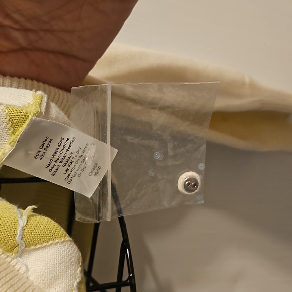 Talbots button-down argyle sweater. Size L. - Picture 4 of 5